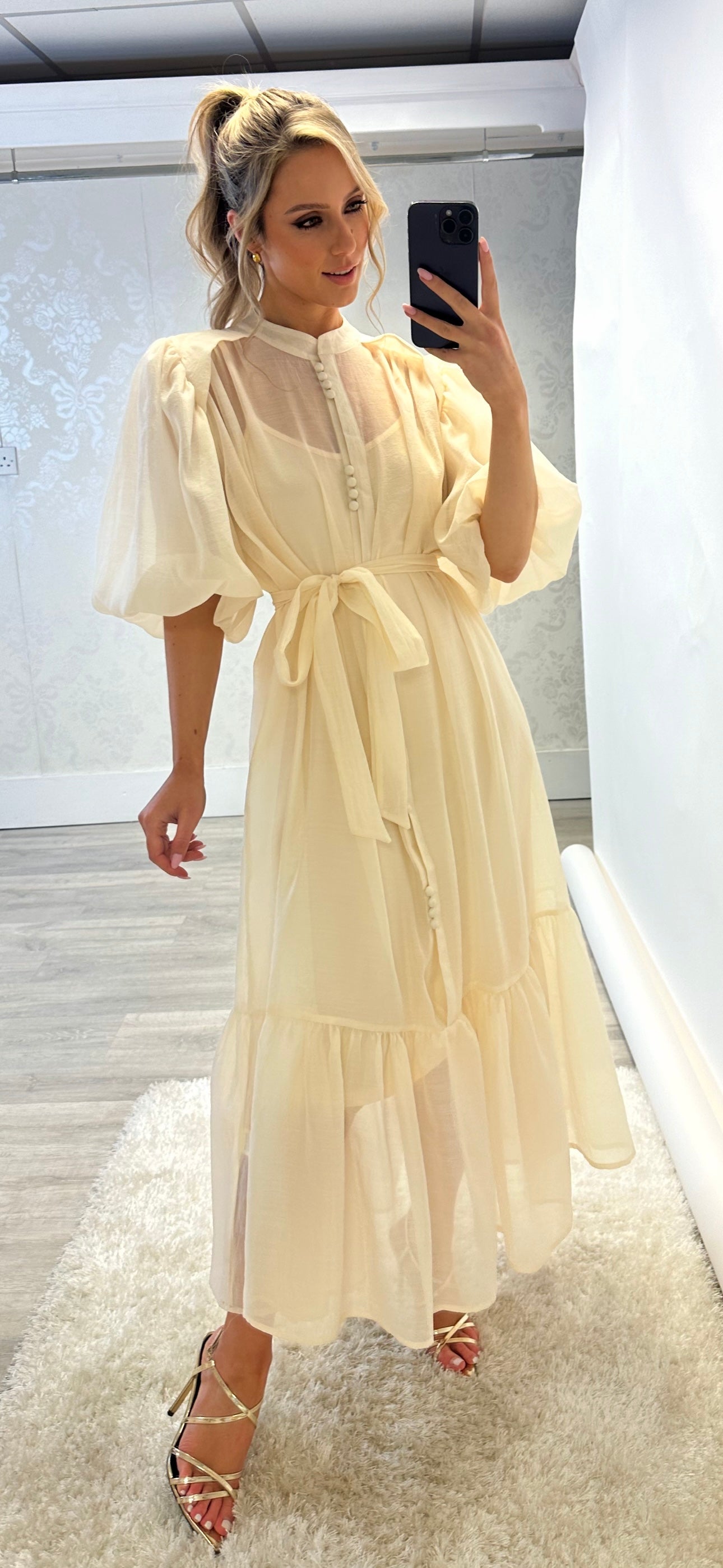 Bella Cream