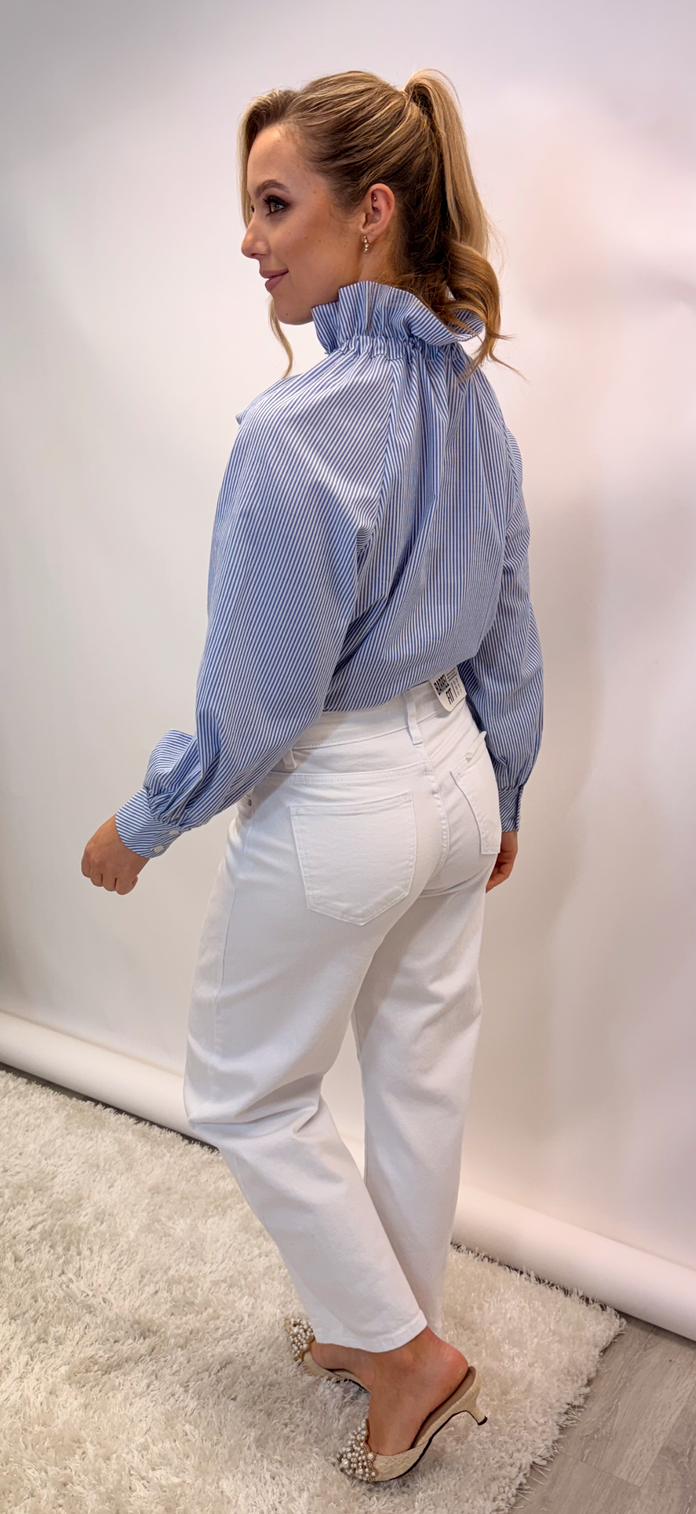 Liva White Barrell