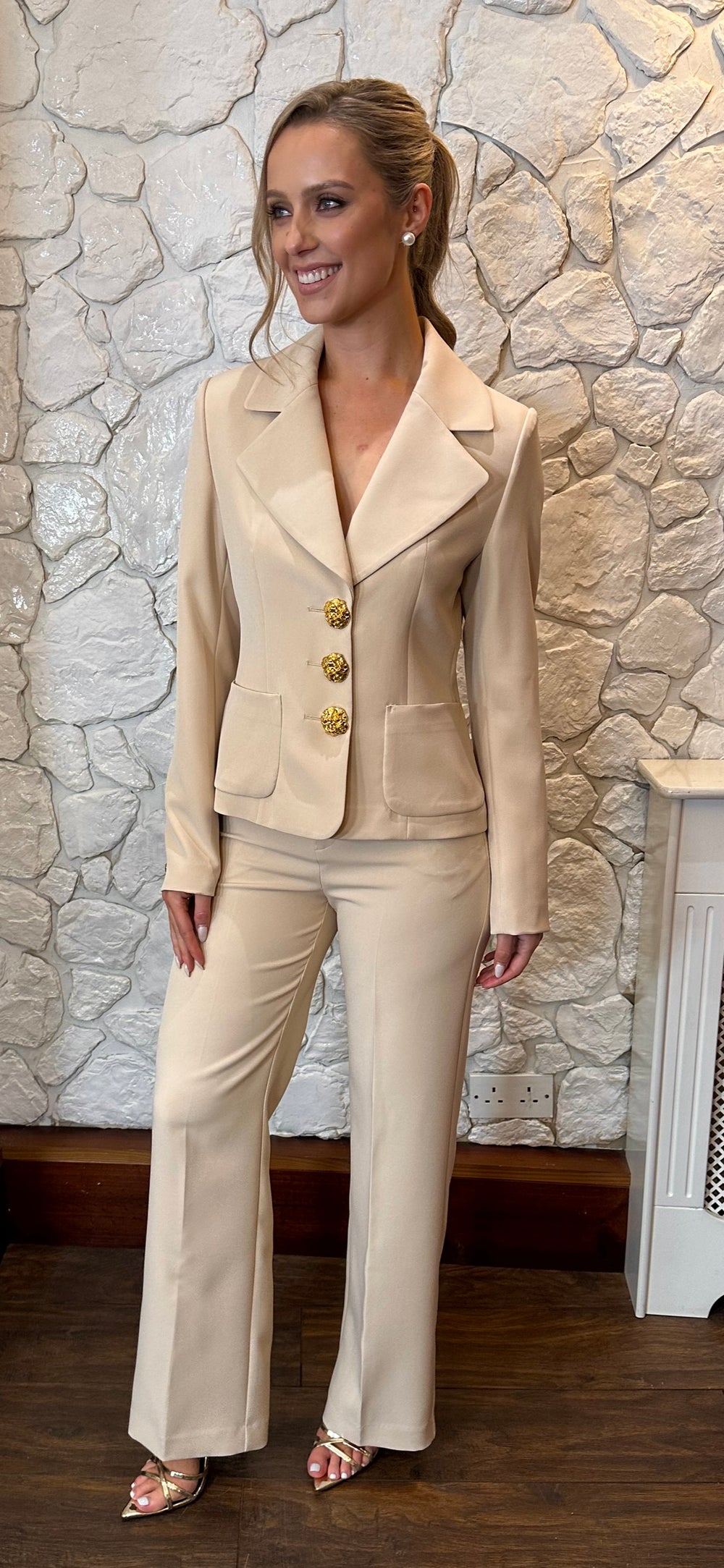 Donna Beige Suit