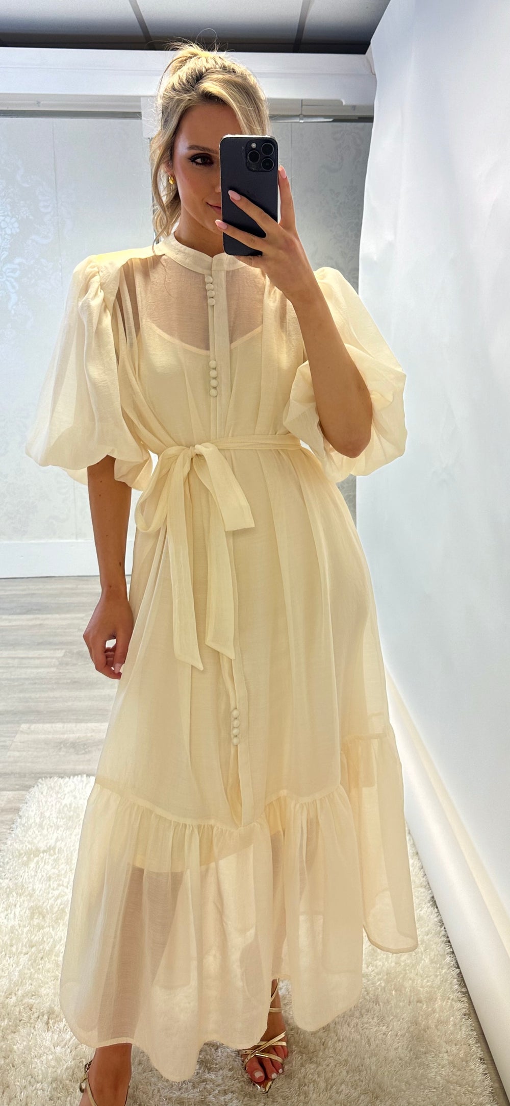 Bella Cream