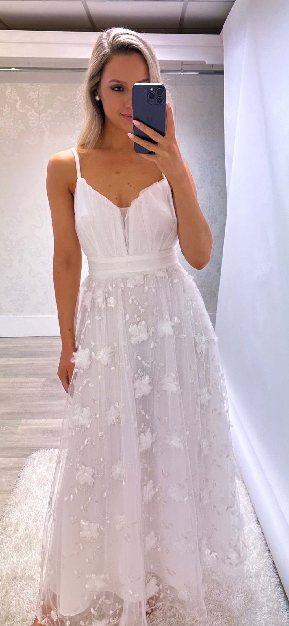 Everly White