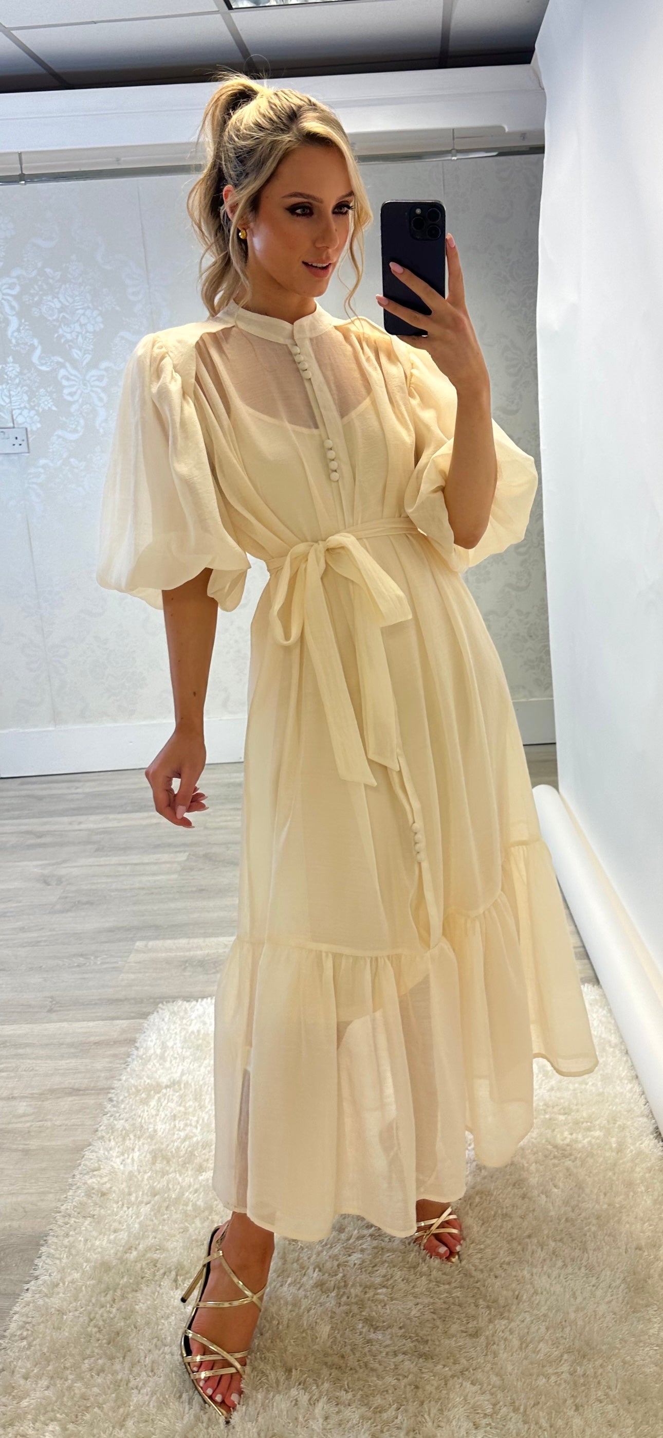 Bella Cream