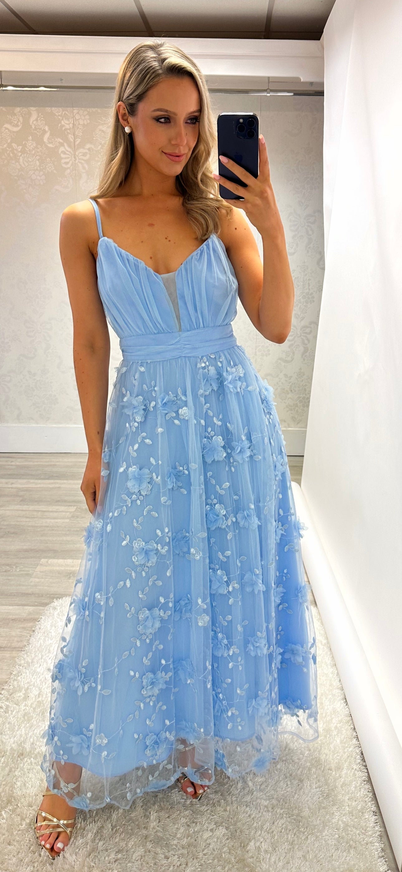 Everly Blue