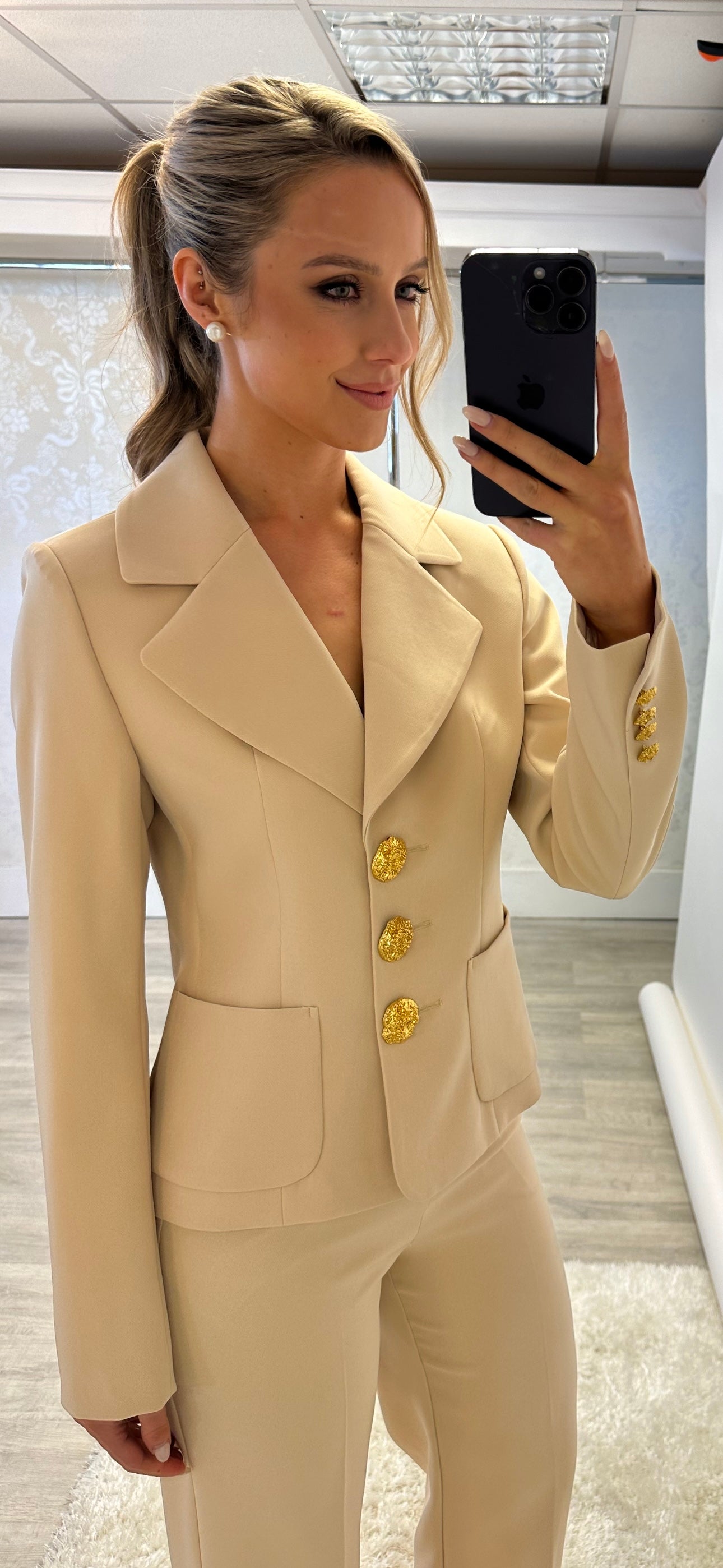 Donna Beige Suit