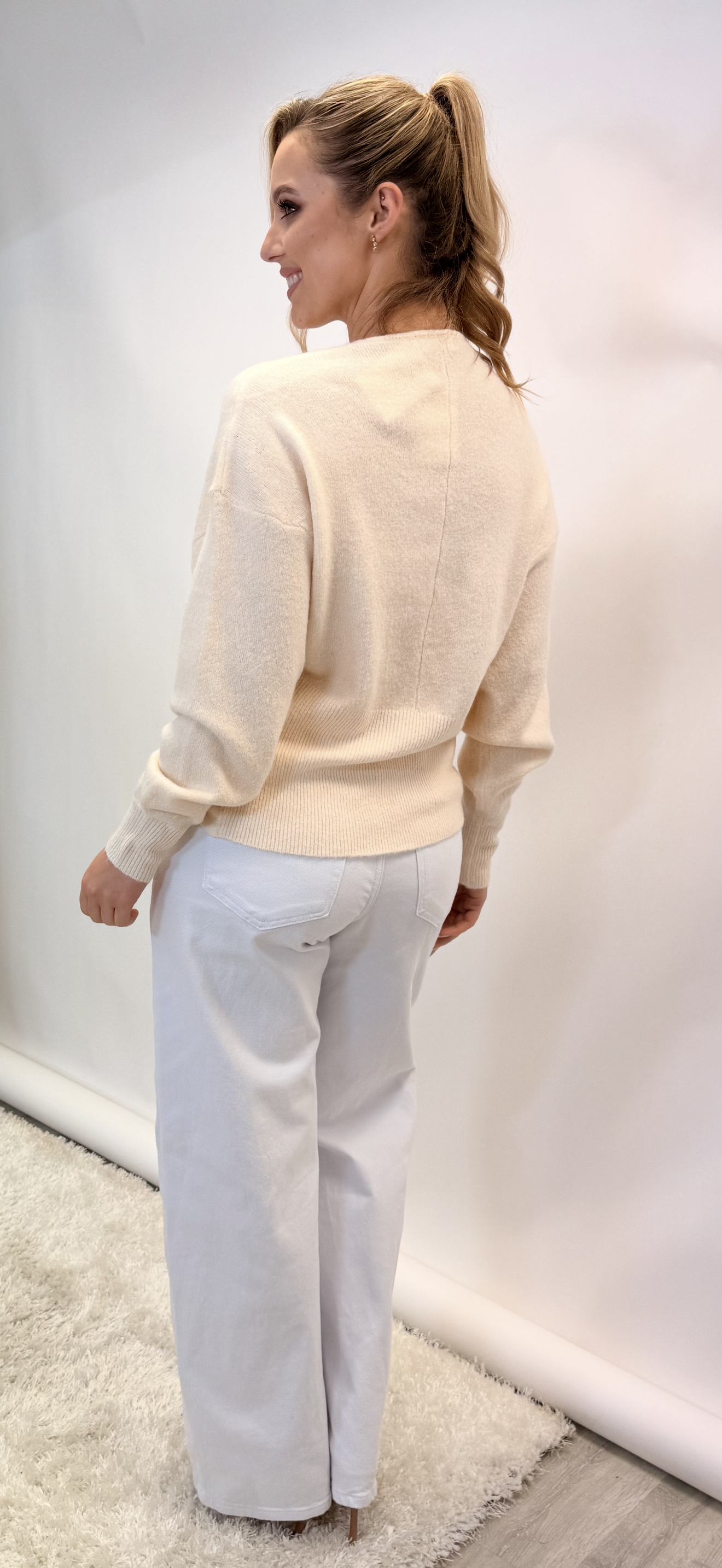 Lowen White Barrell
